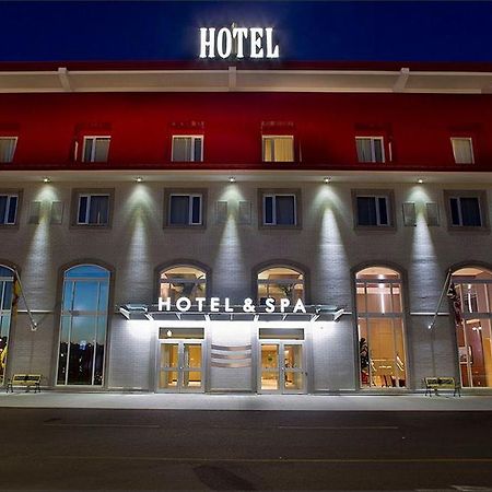 Hotel Casino New Nouveau Brunswick มองก์ตัน ภายนอก รูปภาพ